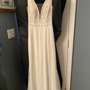 Elegant White Lace Wedding Dress